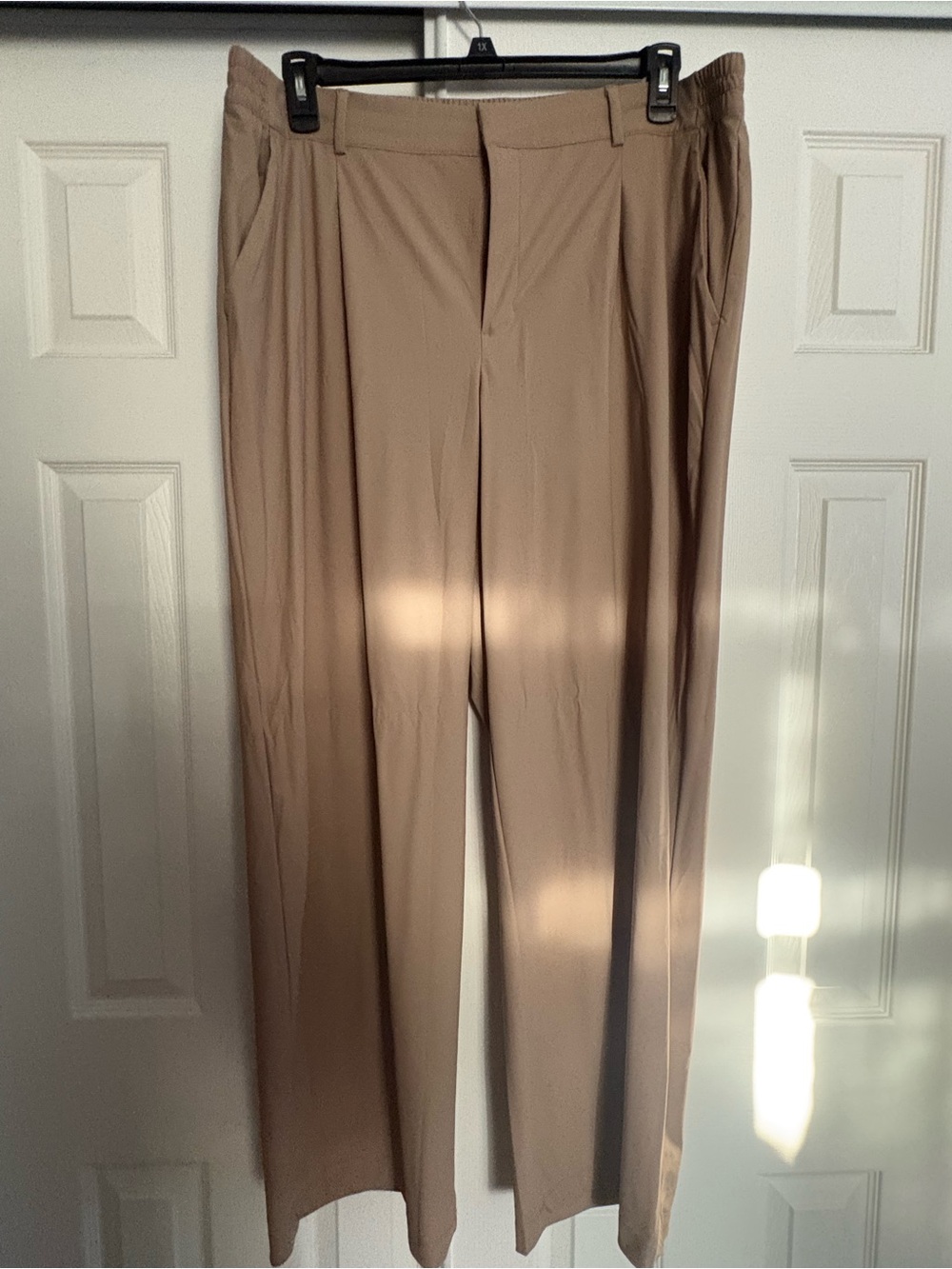 Old Navy Wide-Leg Pants in Taupe